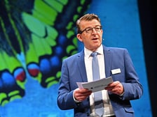 Werner Gut, Mitglied der Geschäftsleitung der Schaffhauser Kantonalbank, führte in das Thema "Qualität" ein. Immobilien-Event der Schaffhauser Kantonalbank